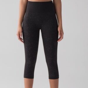 Lululemon Free To Flow Crop Navy And White Cropped Leggings Size 2